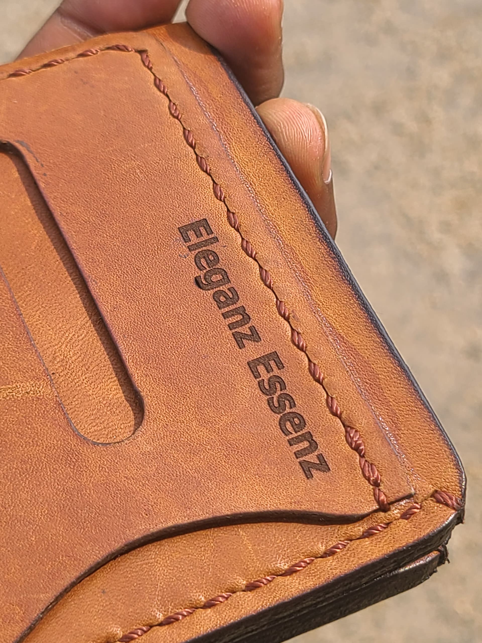 Eleganz Hand Crafted 100% Leather Wallet .